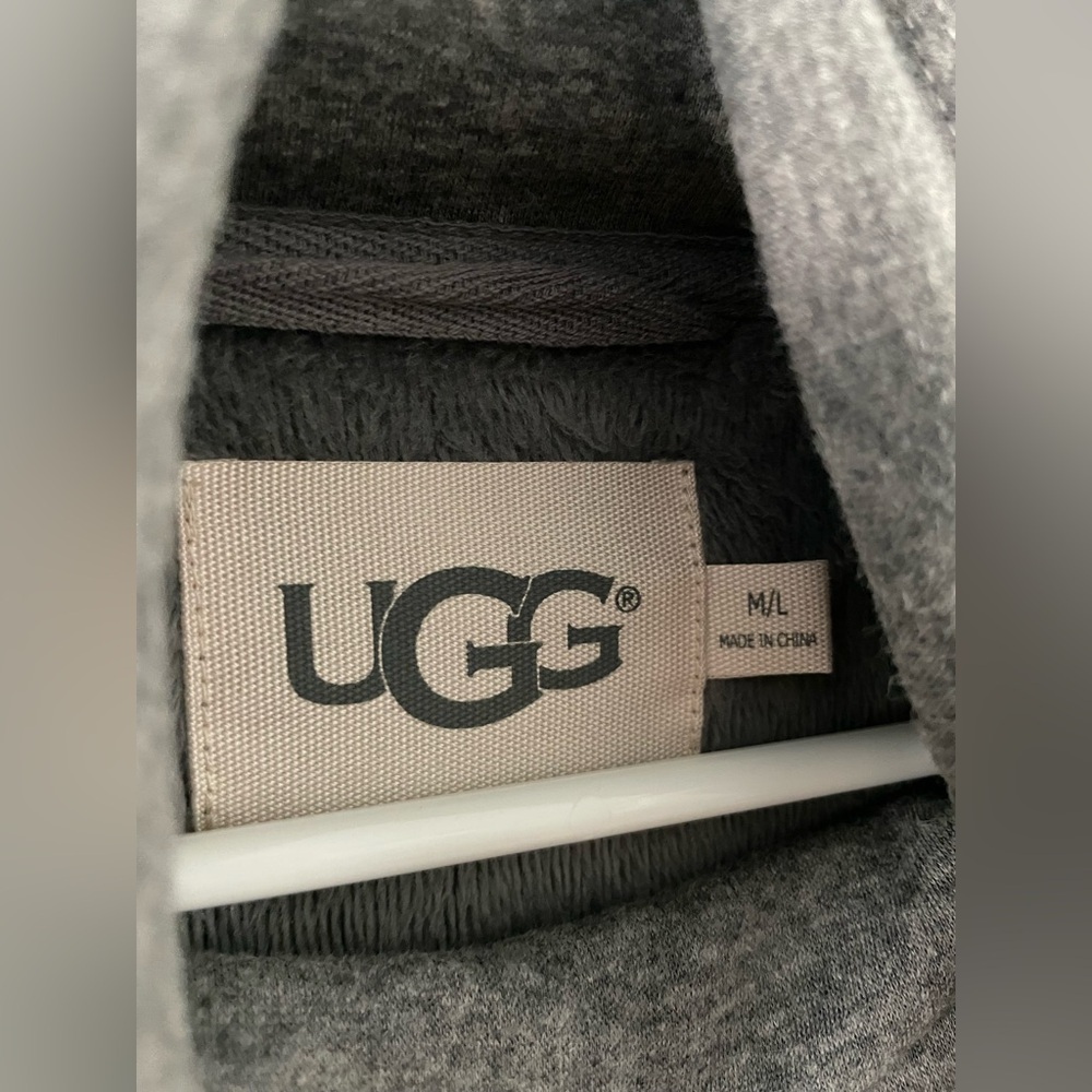 UGG Funnel Neck Pichot Oversized Poncho Size M/L Loungewear Sweatshirt Gray - Picture 3 of 5